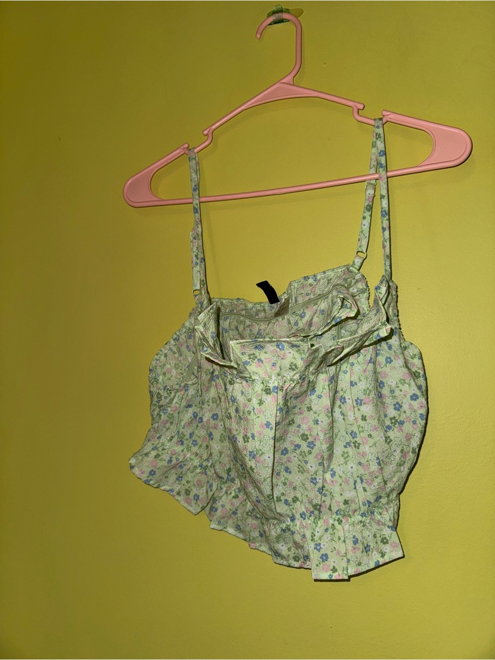 Floral Ruffle Crop Cami Top uin Light Green